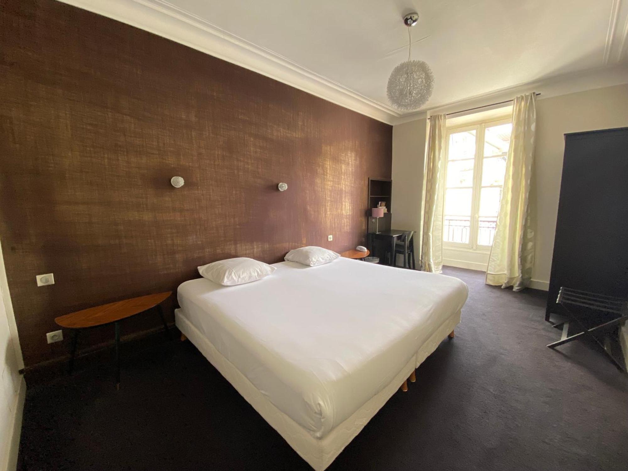 Hotel Le Roncevaux Pau Exterior photo